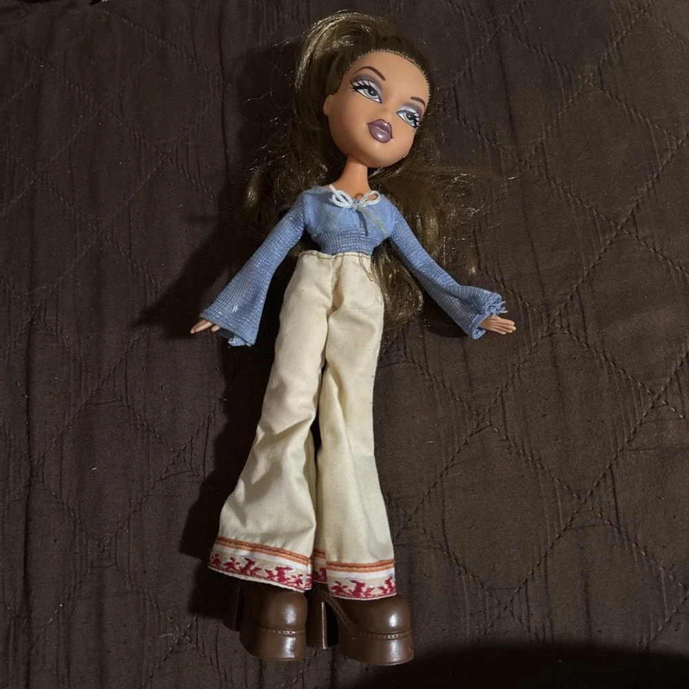 2001 MGA Bratz Original First Edition Yasmin Doll Original Clothing EUC